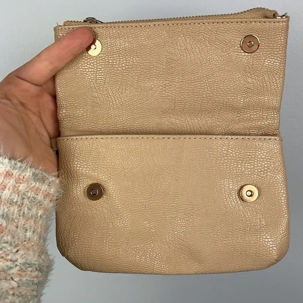 💜J Lo tan embellished zippered fold over clutch